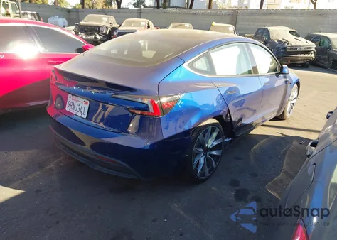 2025 Tesla Model 3 Long Range Rear-Wheel Drive/Standard Rear-Wheel Drive z USA, uszkodzony, nr VIN 5YJ3E1EA4SF921065